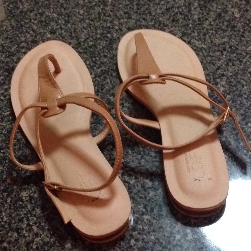 Ann Taylor loft Beige strappy sandals size 8.5
